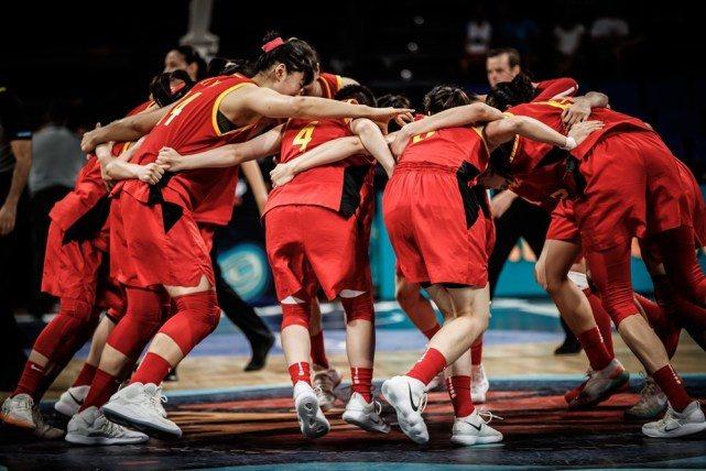 中国女篮vs法国半场比赛