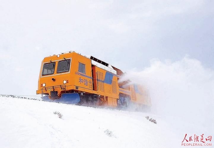 日本除雪火车vs中国除雪列车
